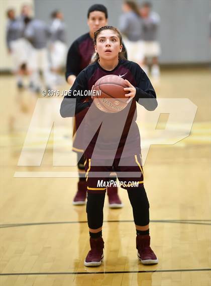 Thumbnail 3 in MacArthur [Douglas] vs Highlands photogallery.