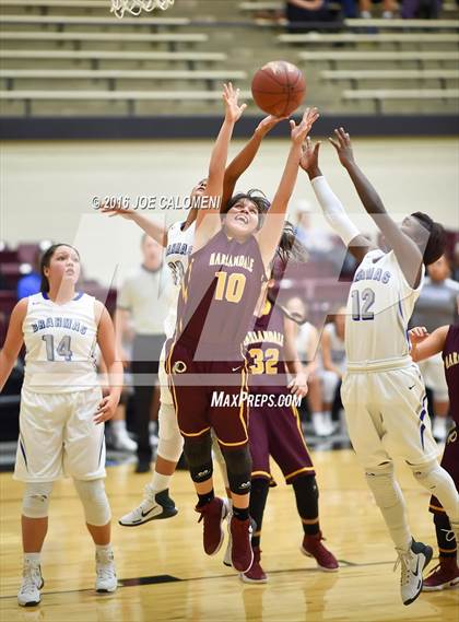 Thumbnail 2 in MacArthur [Douglas] vs Highlands photogallery.
