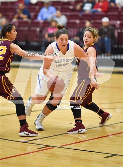 Thumbnail 2 in MacArthur [Douglas] vs Highlands photogallery.