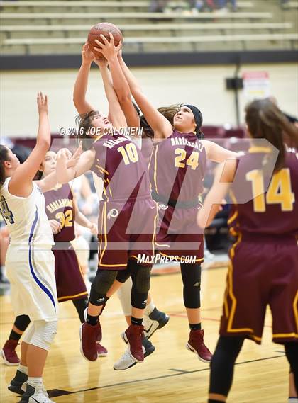 Thumbnail 1 in MacArthur [Douglas] vs Highlands photogallery.