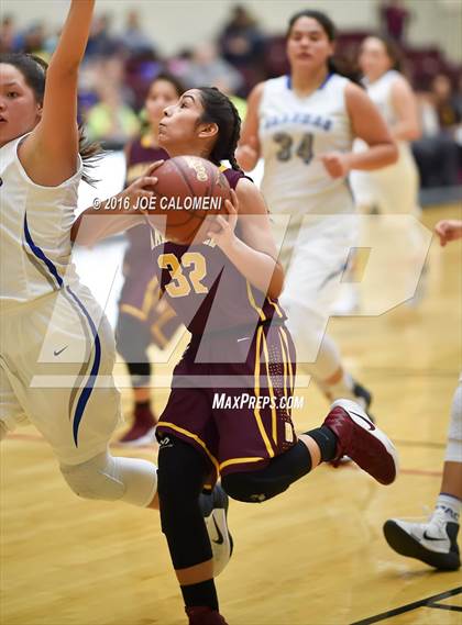 Thumbnail 1 in MacArthur [Douglas] vs Highlands photogallery.