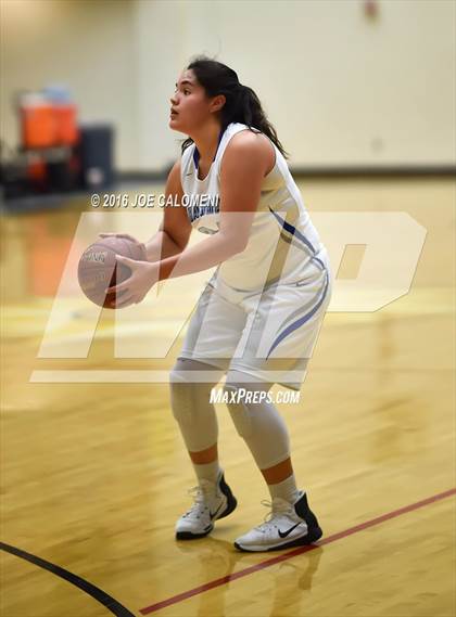 Thumbnail 2 in MacArthur [Douglas] vs Highlands photogallery.