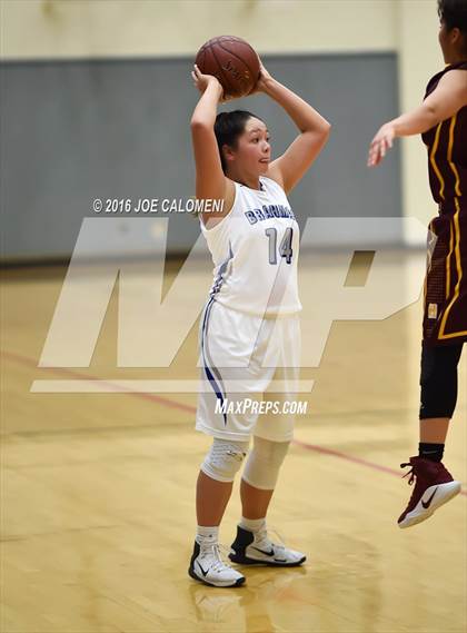 Thumbnail 2 in MacArthur [Douglas] vs Highlands photogallery.