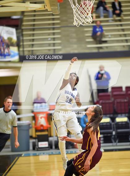 Thumbnail 1 in MacArthur [Douglas] vs Highlands photogallery.