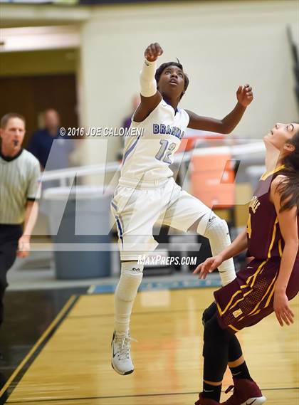 Thumbnail 2 in MacArthur [Douglas] vs Highlands photogallery.