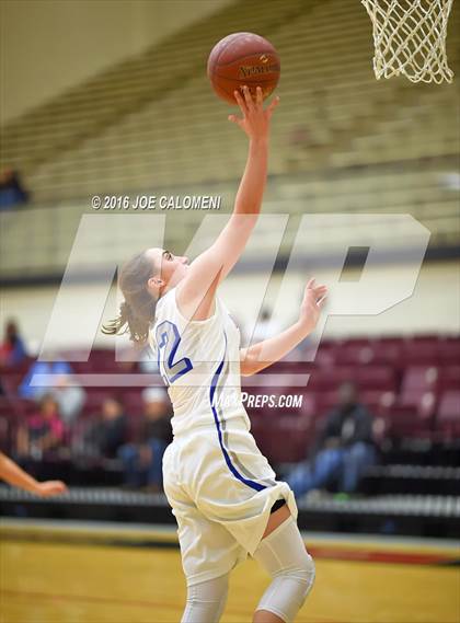 Thumbnail 1 in MacArthur [Douglas] vs Highlands photogallery.