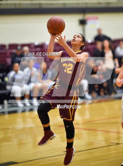 Thumbnail 2 in MacArthur [Douglas] vs Highlands photogallery.