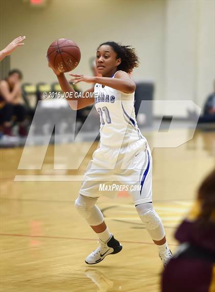 Thumbnail 3 in MacArthur [Douglas] vs Highlands photogallery.
