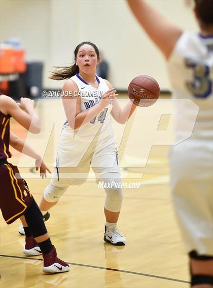 Thumbnail 2 in MacArthur [Douglas] vs Highlands photogallery.