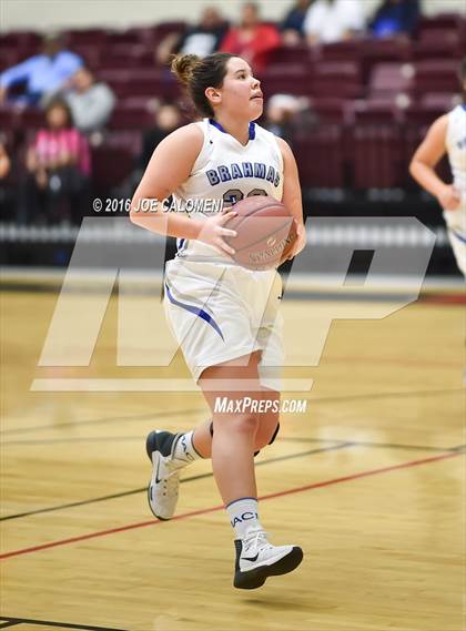 Thumbnail 2 in MacArthur [Douglas] vs Highlands photogallery.