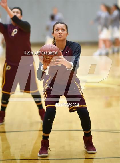 Thumbnail 1 in MacArthur [Douglas] vs Highlands photogallery.