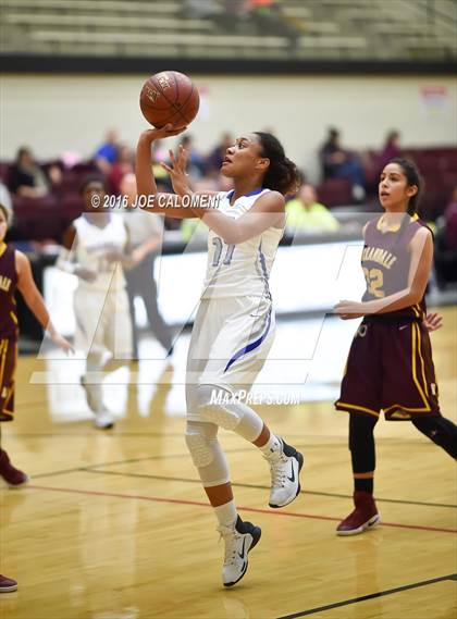 Thumbnail 1 in MacArthur [Douglas] vs Highlands photogallery.