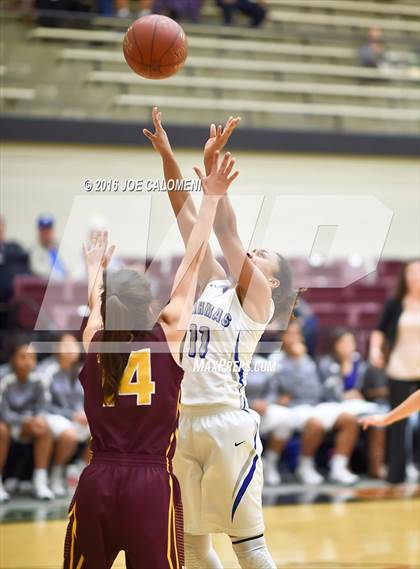 Thumbnail 2 in MacArthur [Douglas] vs Highlands photogallery.