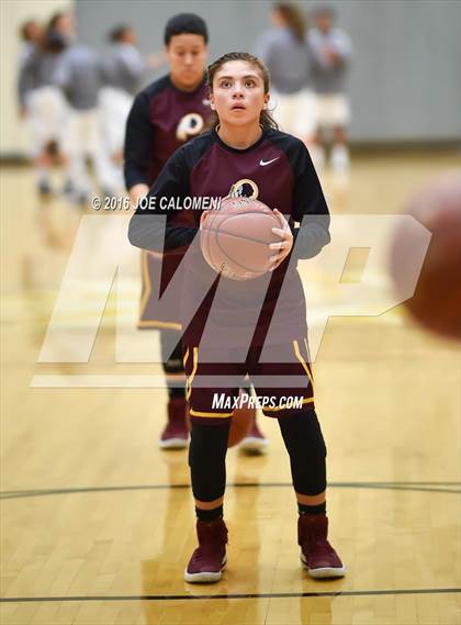 Thumbnail 2 in MacArthur [Douglas] vs Highlands photogallery.
