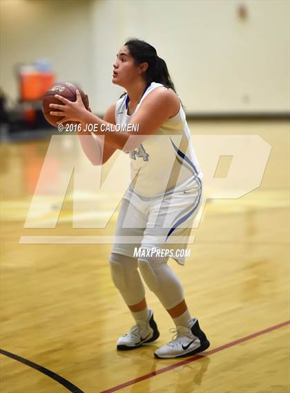 Thumbnail 3 in MacArthur [Douglas] vs Highlands photogallery.