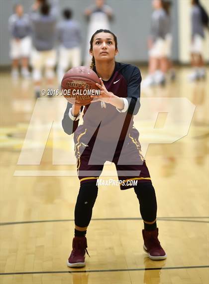 Thumbnail 3 in MacArthur [Douglas] vs Highlands photogallery.