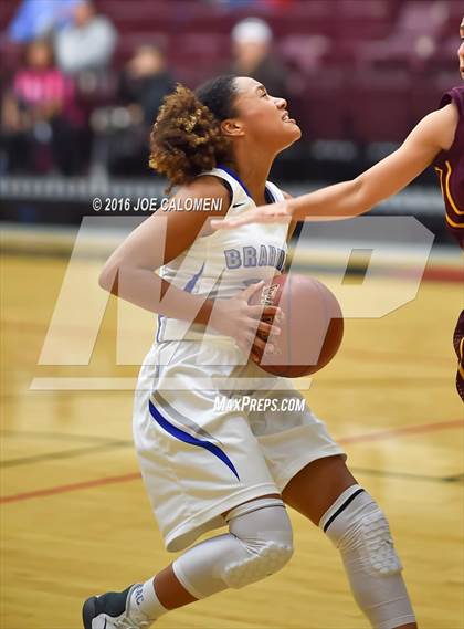 Thumbnail 2 in MacArthur [Douglas] vs Highlands photogallery.