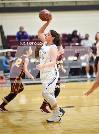 Thumbnail 1 in MacArthur [Douglas] vs Highlands photogallery.