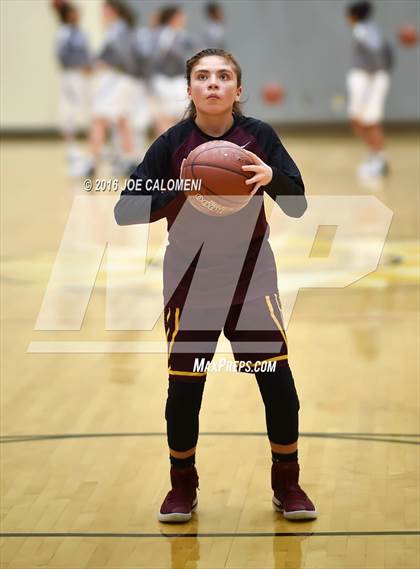 Thumbnail 1 in MacArthur [Douglas] vs Highlands photogallery.