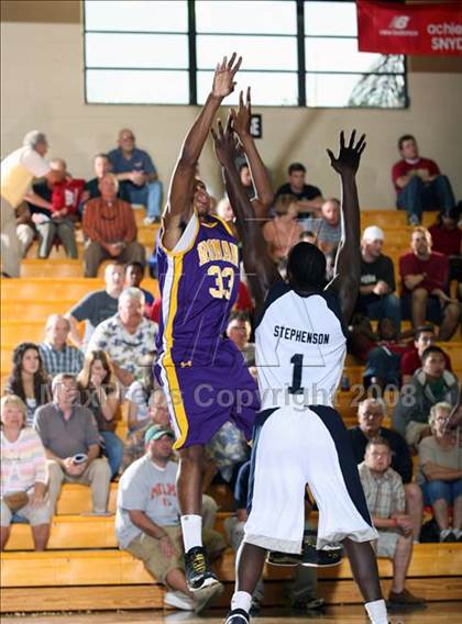 Thumbnail 3 in Lincoln vs. Roman Catholic (City of the Palms Classic) photogallery.