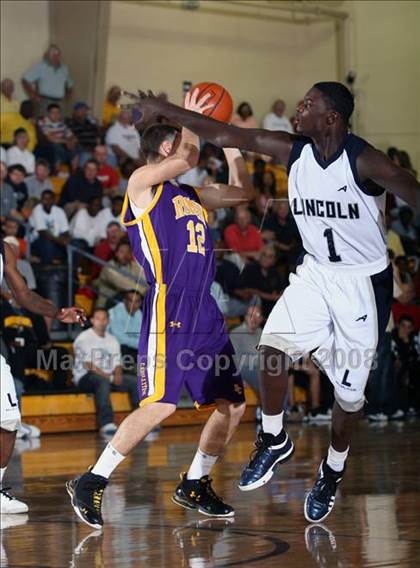 Thumbnail 2 in Lincoln vs. Roman Catholic (City of the Palms Classic) photogallery.