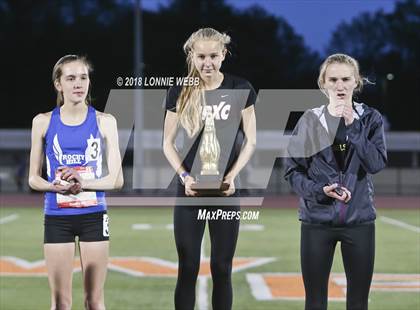 Thumbnail 2 in 51st Annual Loucks Games (Women's 3200 Meter Run) photogallery.