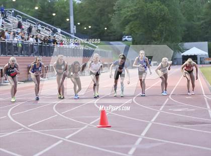 Thumbnail 2 in 51st Annual Loucks Games (Women's 3200 Meter Run) photogallery.