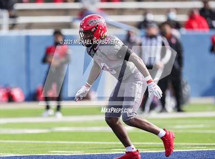 Thumbnail 2 in Guyer vs. Cedar Hill (UIL 6A Division 2 Semifinal) photogallery.