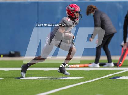 Thumbnail 1 in Guyer vs. Cedar Hill (UIL 6A Division 2 Semifinal) photogallery.