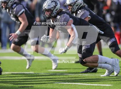 Thumbnail 1 in Guyer vs. Cedar Hill (UIL 6A Division 2 Semifinal) photogallery.