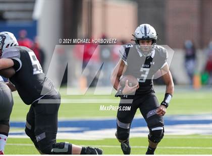 Thumbnail 1 in Guyer vs. Cedar Hill (UIL 6A Division 2 Semifinal) photogallery.