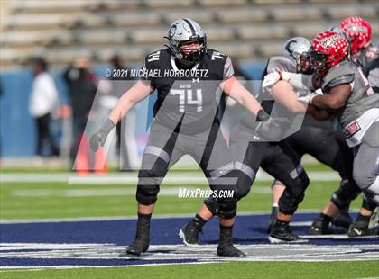 Thumbnail 2 in Guyer vs. Cedar Hill (UIL 6A Division 2 Semifinal) photogallery.