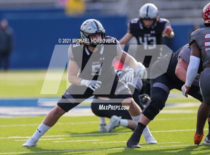 Thumbnail 1 in Guyer vs. Cedar Hill (UIL 6A Division 2 Semifinal) photogallery.