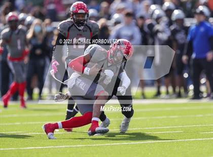 Thumbnail 2 in Guyer vs. Cedar Hill (UIL 6A Division 2 Semifinal) photogallery.