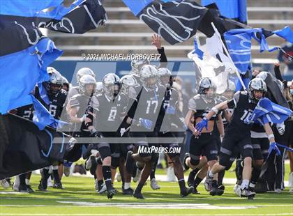 Thumbnail 2 in Guyer vs. Cedar Hill (UIL 6A Division 2 Semifinal) photogallery.