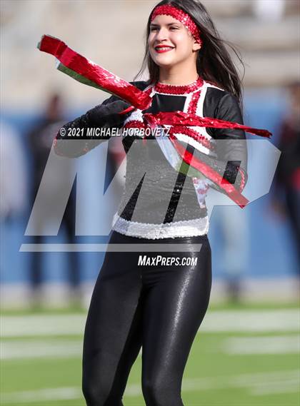 Thumbnail 1 in Guyer vs. Cedar Hill (UIL 6A Division 2 Semifinal) photogallery.