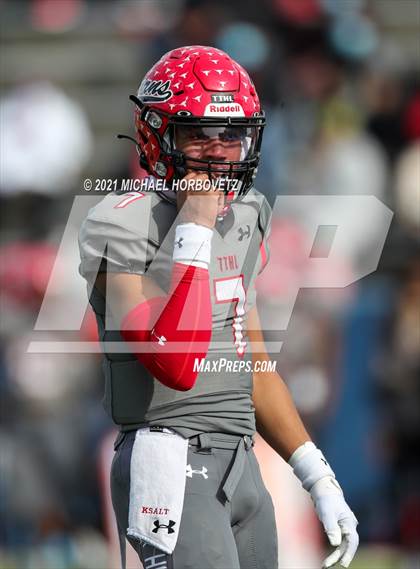 Thumbnail 1 in Guyer vs. Cedar Hill (UIL 6A Division 2 Semifinal) photogallery.