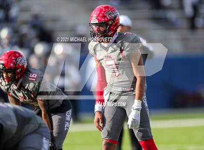 Thumbnail 3 in Guyer vs. Cedar Hill (UIL 6A Division 2 Semifinal) photogallery.