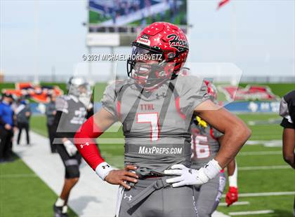 Thumbnail 2 in Guyer vs. Cedar Hill (UIL 6A Division 2 Semifinal) photogallery.