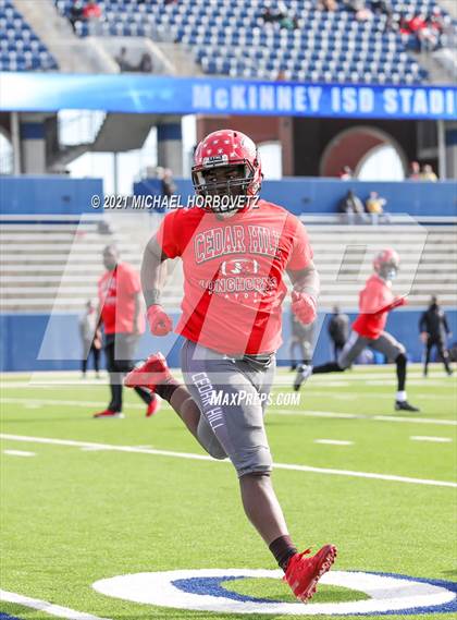 Thumbnail 1 in Guyer vs. Cedar Hill (UIL 6A Division 2 Semifinal) photogallery.