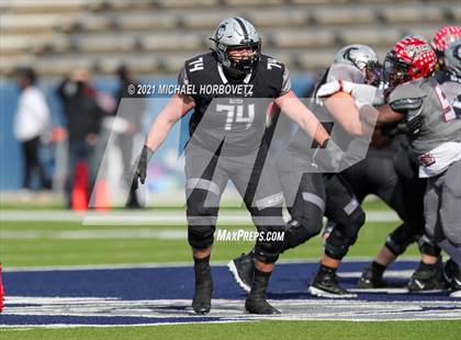 Thumbnail 1 in Guyer vs. Cedar Hill (UIL 6A Division 2 Semifinal) photogallery.