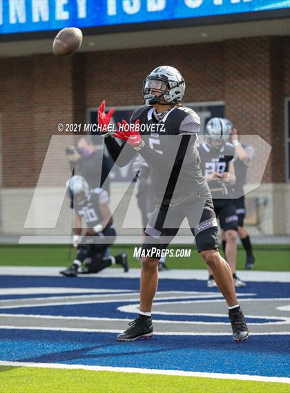 Thumbnail 2 in Guyer vs. Cedar Hill (UIL 6A Division 2 Semifinal) photogallery.