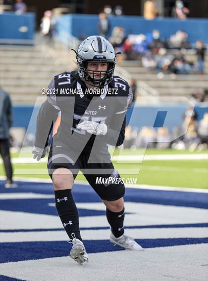 Thumbnail 3 in Guyer vs. Cedar Hill (UIL 6A Division 2 Semifinal) photogallery.