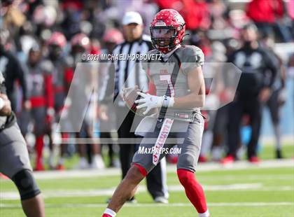 Thumbnail 1 in Guyer vs. Cedar Hill (UIL 6A Division 2 Semifinal) photogallery.