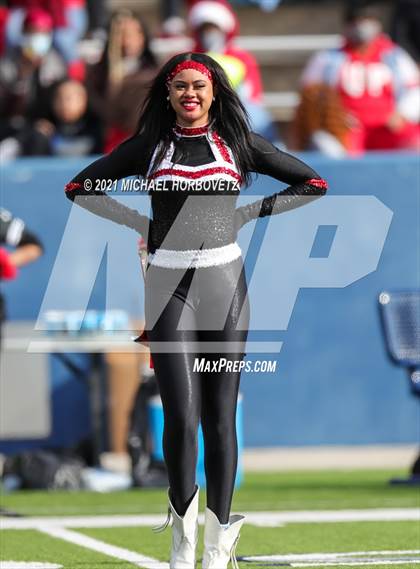 Thumbnail 2 in Guyer vs. Cedar Hill (UIL 6A Division 2 Semifinal) photogallery.