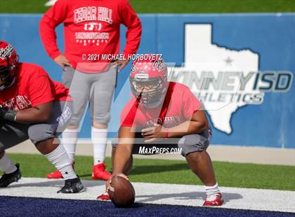 Thumbnail 2 in Guyer vs. Cedar Hill (UIL 6A Division 2 Semifinal) photogallery.