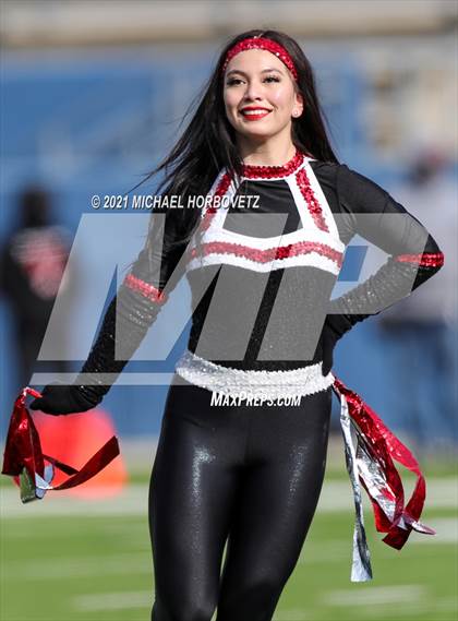 Thumbnail 3 in Guyer vs. Cedar Hill (UIL 6A Division 2 Semifinal) photogallery.