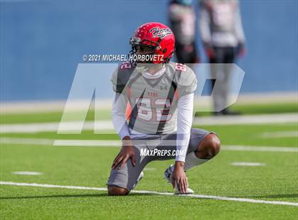 Thumbnail 2 in Guyer vs. Cedar Hill (UIL 6A Division 2 Semifinal) photogallery.