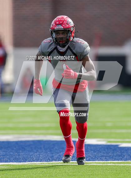 Thumbnail 2 in Guyer vs. Cedar Hill (UIL 6A Division 2 Semifinal) photogallery.