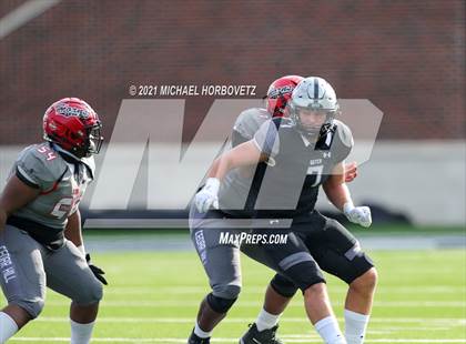 Thumbnail 2 in Guyer vs. Cedar Hill (UIL 6A Division 2 Semifinal) photogallery.